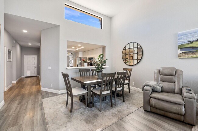 Building Photo - 54575 Shoal Creek