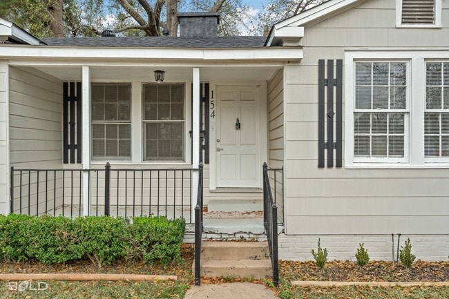 Building Photo - 154 E Wyandotte St