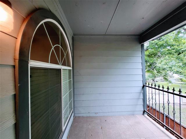 Building Photo - 1819 N Fitzhugh Ave