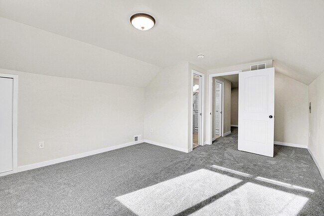 Building Photo - 6554 High Cir