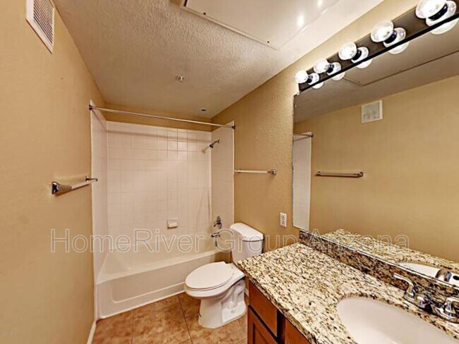 Building Photo - 5401 E Van Buren St