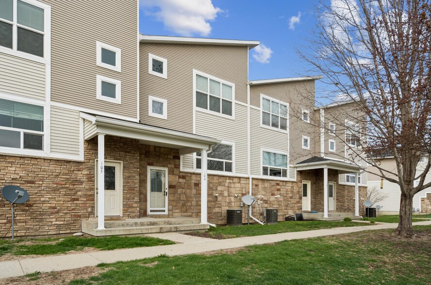 Front entrance - 301 SE 11th St