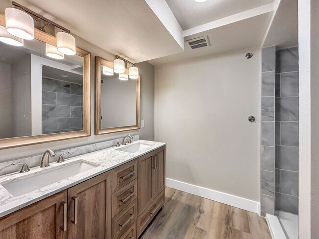 Building Photo - $0 DEPOSIT OPTION. 4 BED 3 BATH IN HAMPDEN HEIGHTS!