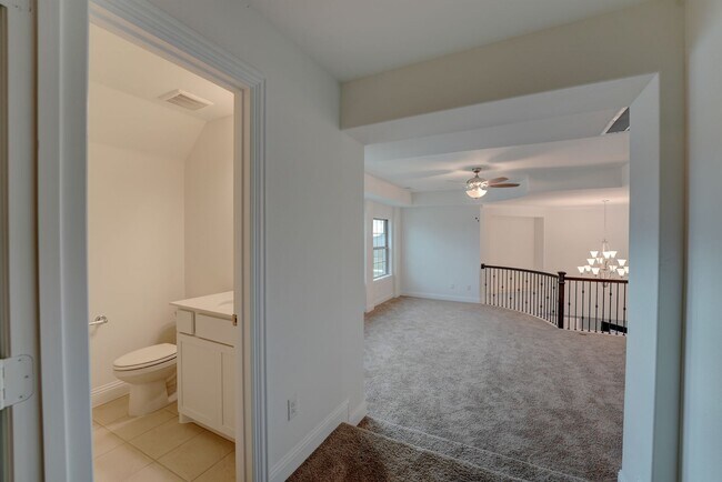 Building Photo - Must See 5 Bed 4.5 Bath in Northlake