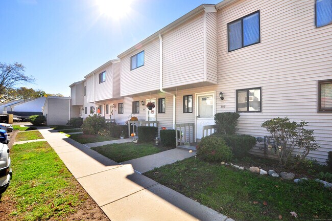 Primary Photo - 305 Timber Ln
