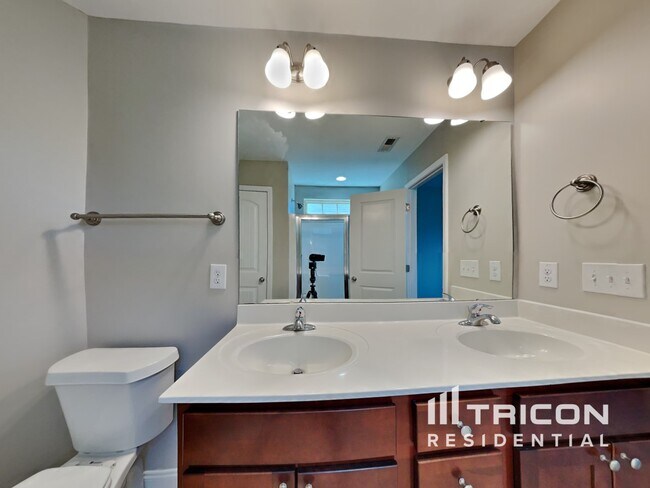 Building Photo - 456 Rolling Meadows Dr