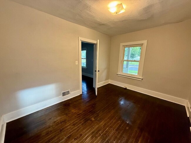 Building Photo - 3 Bed 1 Bath Single Family Home in Rothschild