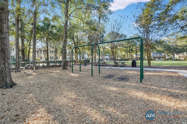 Building Photo - Bright, Freshly Updated 2BR/2BA Condo at T...