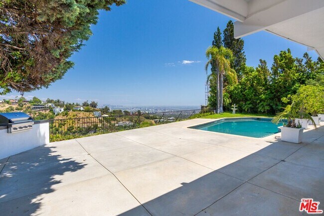 Building Photo - 1622 Tower Grove Dr