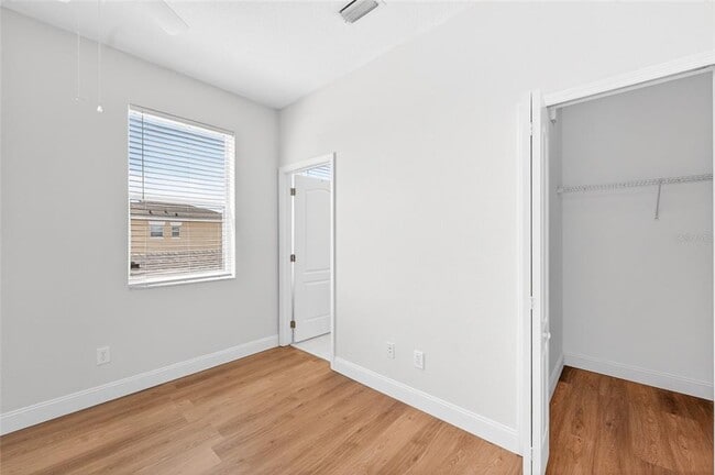 Building Photo - 216 Deepcove Rd