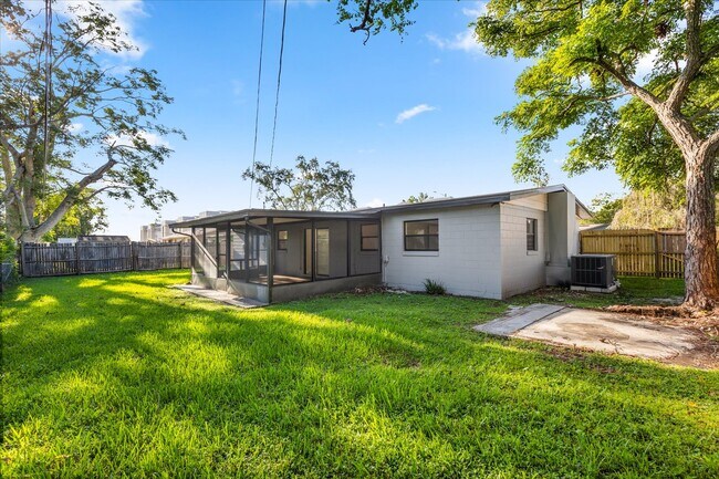 Building Photo - 4823 Pine Needle Dr