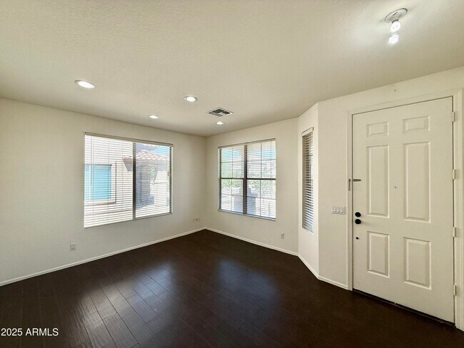 Building Photo - 3229 W Pleasant Ln