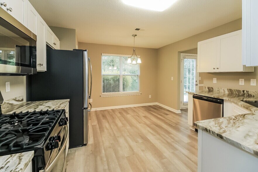 Building Photo - 206 Nadia Ct