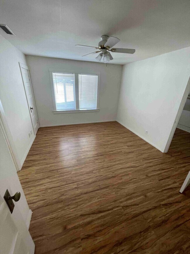 Building Photo - UNIQUE SHERMAN OAKS PROPERTY WITH ALL UTILITIES INCLUDED!