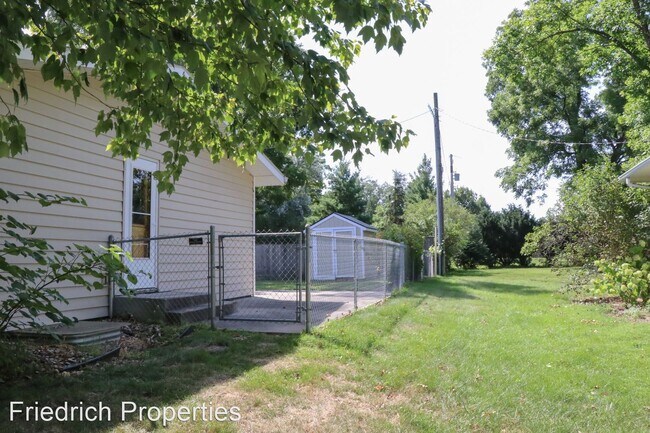 Building Photo - 4 br, 2 bath House - 3310 Tripp St.