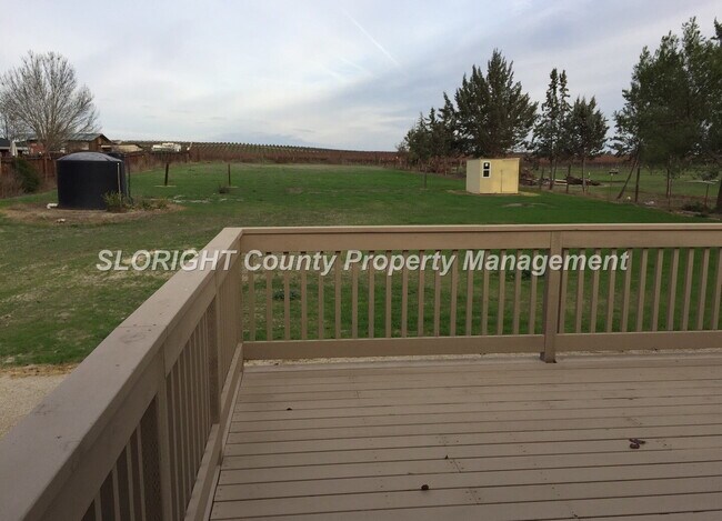 Building Photo - AVAILABLE JUNE - Beautiful Paso Robles Manufactured Home - 3 Bedroom / 2 Bathroom