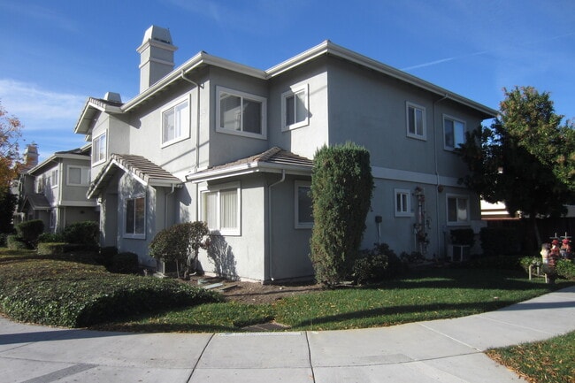 Building Photo - 3845 Blackford Ave