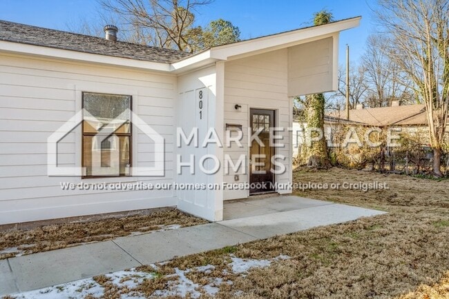 Building Photo - 801 Goodwyn St