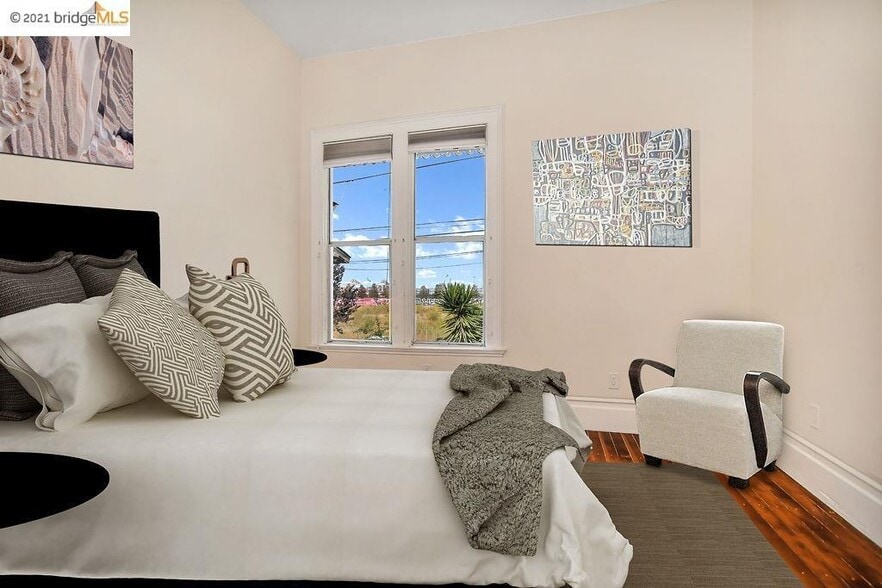 Bedroom 2 - 888 Pine St