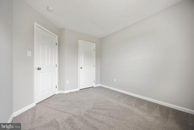 Building Photo - 947 Chase Walk