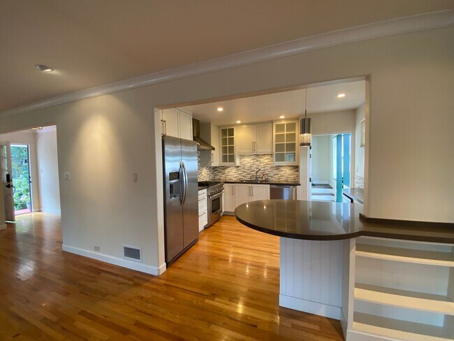 Building Photo - 1035 Orilla Del Mar Dr
