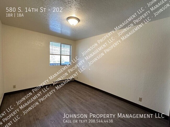 Building Photo - 580 S 14th St