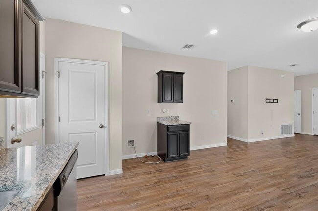 Building Photo - 12713 Robert Taft St