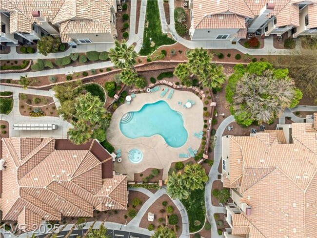 Building Photo - 5855 Valley Dr