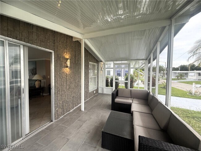Building Photo - 455 Jacaramba Ct