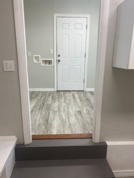 Building Photo - 6606 NW 33rd St