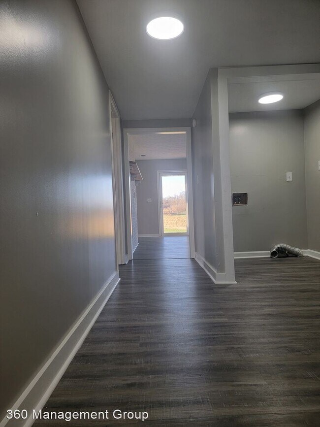 Building Photo - 2 br, 1 bath House - 1841 Logana Pike