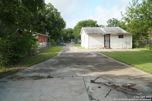Building Photo - 1511 San Casimiro St