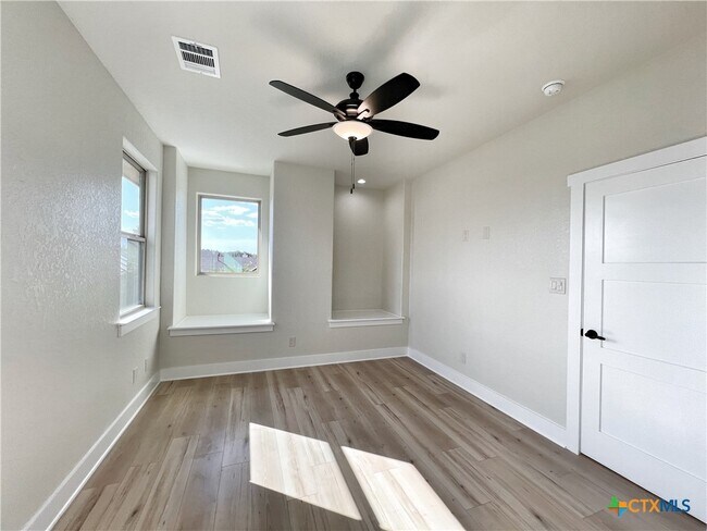 Building Photo - 1690 Gruene Vineyard Crossing