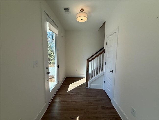 Building Photo - 2936 Cherokee Rd