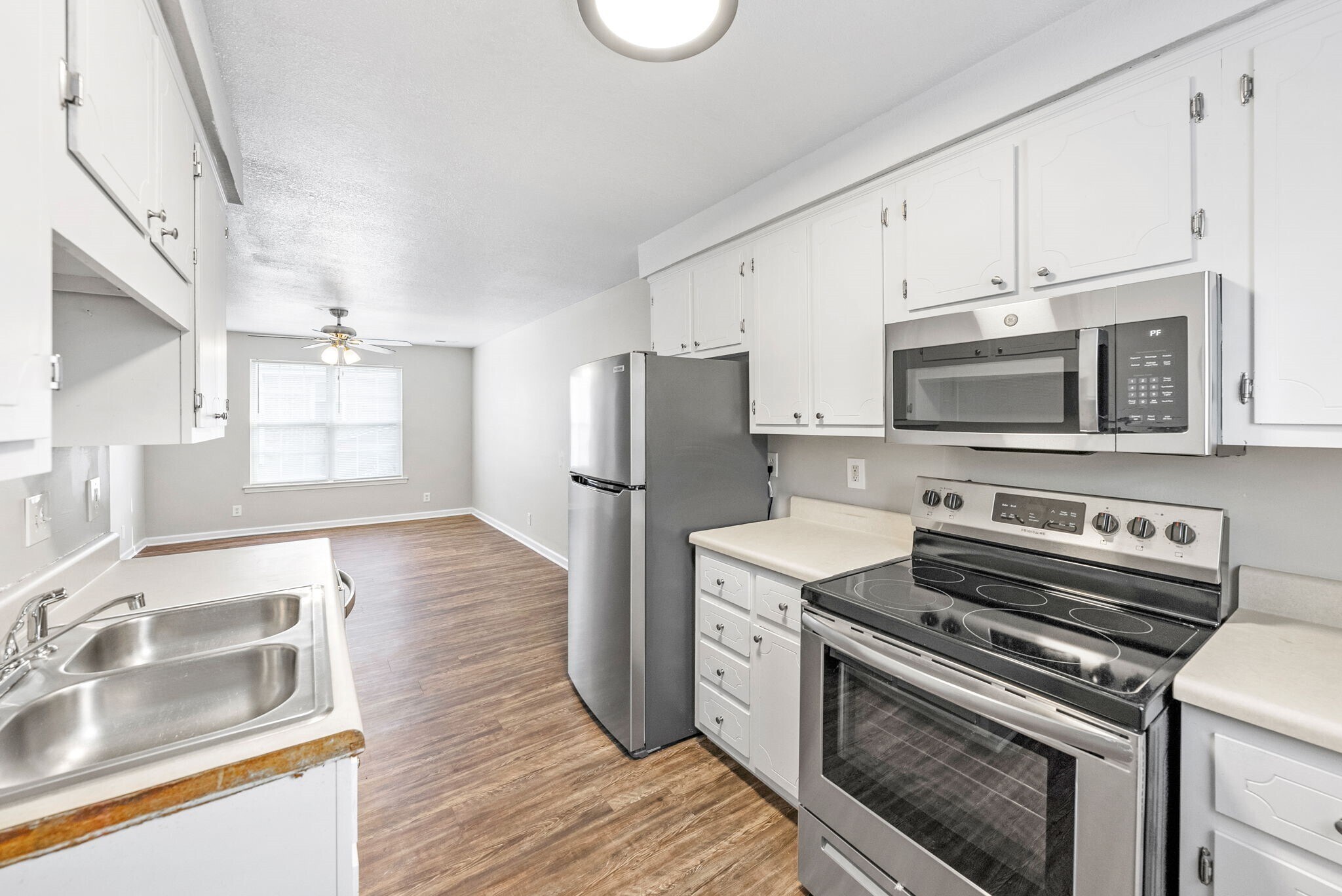 Building Photo - 209 Lexington Dr