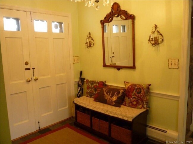 Building Photo - 927 Burroughs Rd