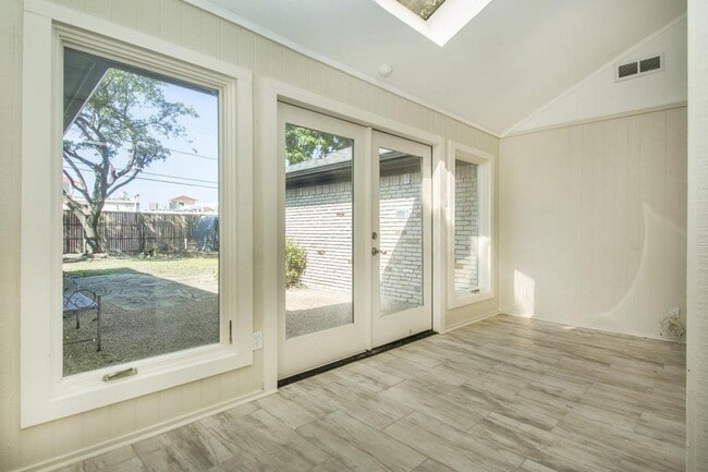 Building Photo - 9743 Burney Dr