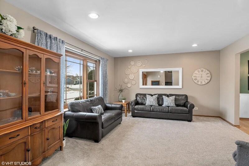 Building Photo - 33076 N Ashley Dr