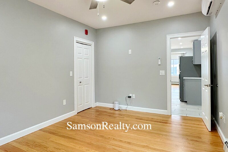 Building Photo - 296 Atwells Ave