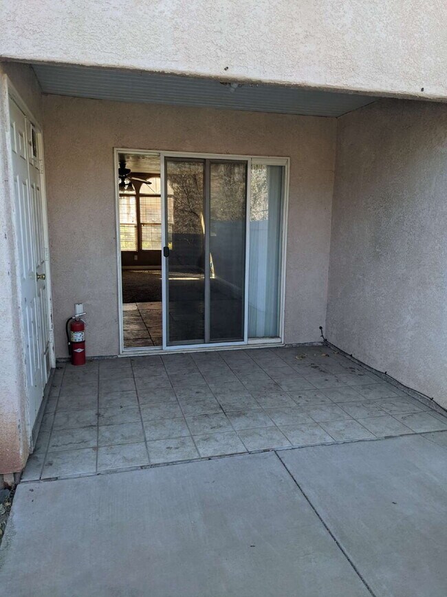 Building Photo - 3-Bed Townhouse in Saint George with Spacious 1400 Sq Ft Layout "