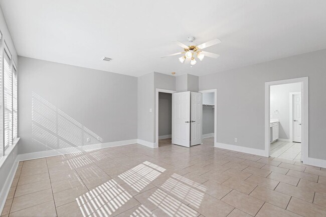 Building Photo - 16727 Sonoma Del Norte Dr