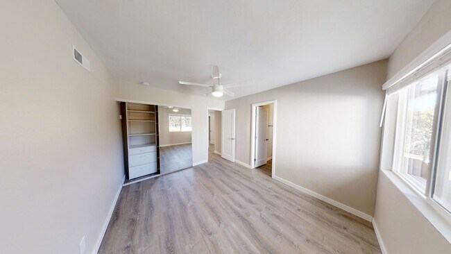 Building Photo - Newly Remodeled 4BD/2BA