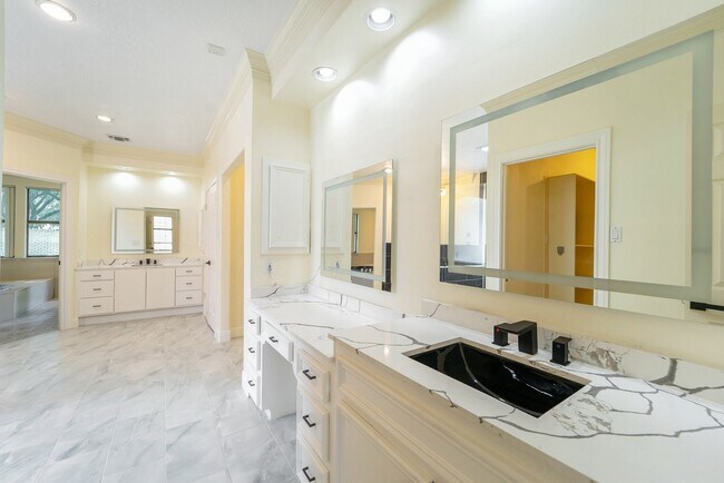 Building Photo - 1743 Randons Point Dr