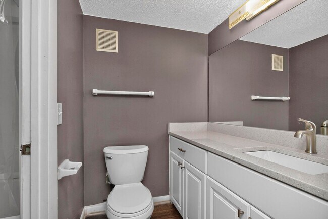 Building Photo - 2929 Selena Dr