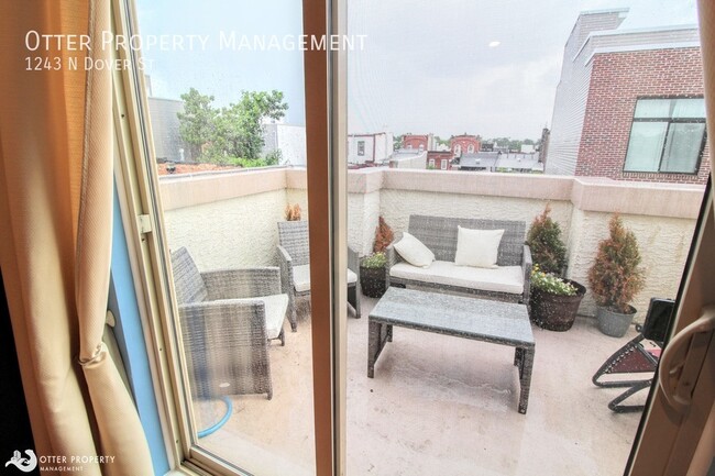 Building Photo - Modern 3BR/2.5BA Home with Balcony Terrace...