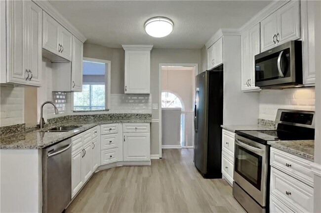 Building Photo - 1210 Hannah Ct SE