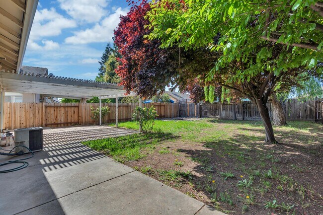 Building Photo - 8566 Aspen Brook Way