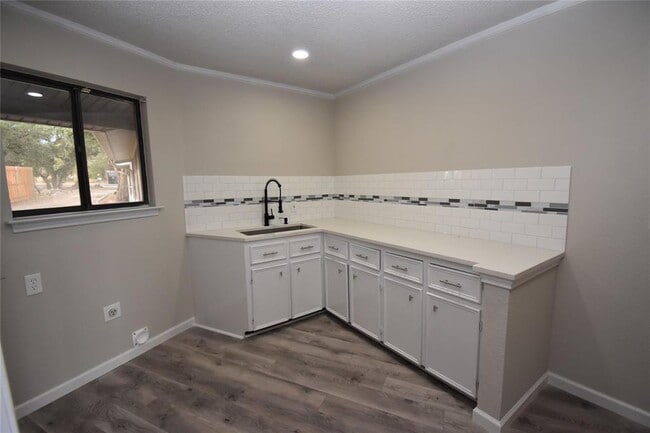 Building Photo - 609 Nomad Dr