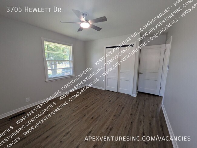 Building Photo - 3705 Hewlett Dr