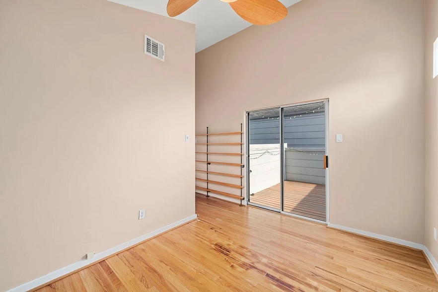 Building Photo - 5710 Winsome Ln